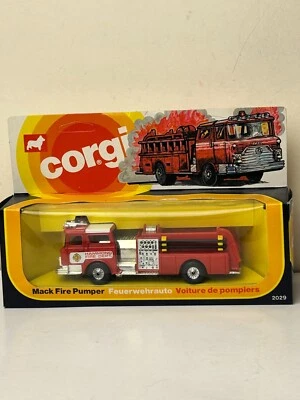Corgi Nº Camión bombeo de bomberos Mack 2029 con caja Foto 1 de 4