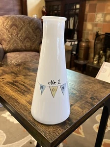 Rae Dunn Vase "No 1 Mom" White Flower Vase 7" Gift for Mother 2017 - Picture 1 of 6