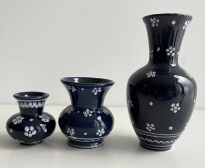 Gmundner Keramik Dirndl blau 3x Vase 6 7 und 8 cm GK12 (2401DM14) 10/25 - Bild 1 von 4
