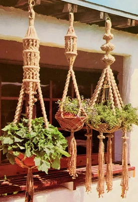 Boho Classics MACRA-HANGINGS 16 Project Patterns w Instructions Vtg 23 pg Book - Image 1 of 4