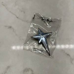 Vintage Thierry Mugler Engel blauer Stern Brosche/Anhänger, neu in Verpackung - Bild 1 von 9