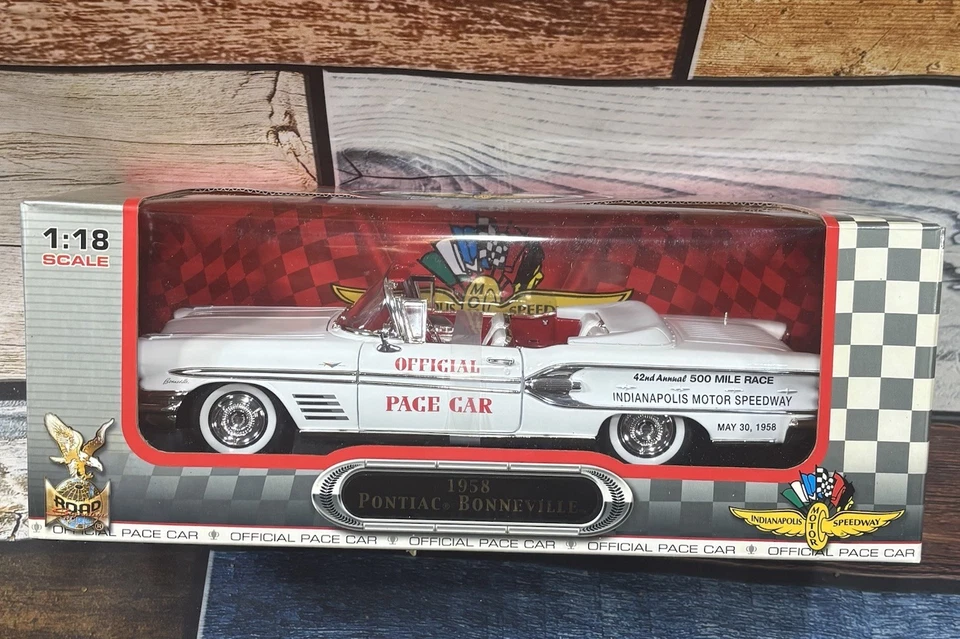 Yatming Road Signature 1958 Pontiac Bonneville Conv. Indy 500 Pace Car 1/18 Sc. - Image 1 of 1