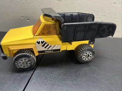 VINTAGE TONKA TRUCK DUMP TRUCK YELLOW AND BLACK PRESSED STEEL 80's - Image 1 of 4