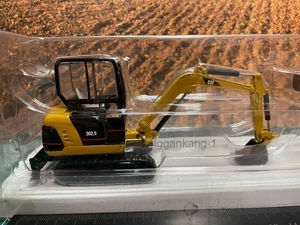 1/32 Scale CAT 302.5 Multi-Purpose Crawler Excavator Model - Picture 1 of 9