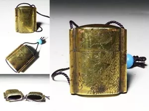 Estuche Inro Netsuke Sagemono Era Edo Japonés Antiguo Latón Estampado Arabesco - Imagen 1 de 8