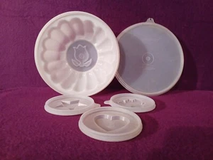 Tazón MOLDE DE GELATINA TUPPERWARE 229-4 y 616-5 con 4 tapas corazón estrella tulipán árbol - Imagen 1 de 2