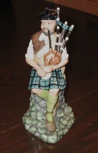 Royal Doulton Figurine The Piper HN 2907 - Picture 1 of 8