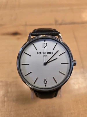 Reloj Hombre Ben Sherman 41mm Esfera Plateada. Correa de cuero. Batería nueva  Foto 1 de 4