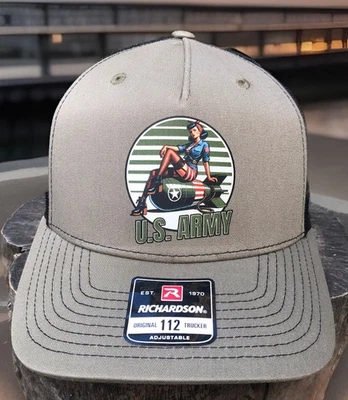 Ejército Pin Up Niñas Pintado Damas Richardson 112 Ajustable Segunda Guerra Mundial Morale Boost EE. UU. Foto 1 de 4