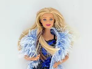 Traje rediseñado de muñeca Barbie Mattel - Imagen 1 de 10