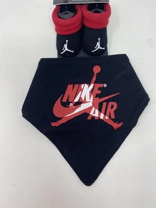 Nike Jordan Bebé Jumpman Bandana Babero y Calcetines Conjunto de 2 Piezas 0-6 Meses - Imagen 1 de 3