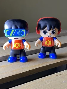 2 Figurine Ryan's World. Come da foto. 2 1/2". Spedizione gratuita! - Foto 1 di 1