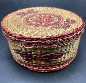 Vtg Woven Basket Sweetgrass Lidded 4” Round Small Maroon Design Trinket Tea - Picture 1 of 8