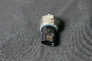 New 8647488 BMW Oil Pressure 2er F22 X1 F48 3er F30 5er F10 F11 7er G11 X5 E70 - Picture 1 of 10