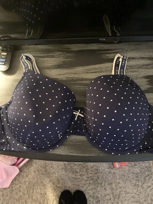 Sujetador Camiseta Cacique Azul Marino Forrado a Lunares Talla 46C Acolchado ¡Usado en Excelente Condición!! Foto 1 de 2