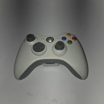 Microsoft Xbox 360 Wireless Controller White OEM with Battery Pack TESTED - Image 1 of 4