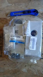 New SMC VQ7-8-FG-D-3ZRA06 Valve Assembly - Imagen 1 de 3