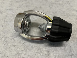 INT-Adapter für DIN Atemregler - Bild 1 von 4
