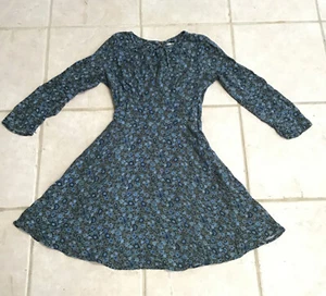 HOLLISTER JR WOMENS OLIVE GREEN W/BLUE FLOWERS LS SKATER DRESS SZ 1 GC! - Picture 1 of 2