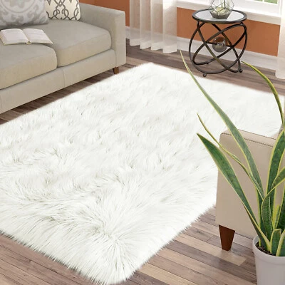 Alfombra peluda de piel de oveja sintética mullida 3x5 alfombra esponjosa súper suave para guardería infantil  Foto 1 de 4
