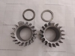 750 Norton Commando Exhaust Pipe Nuts And Washers. 1970-1976 (Aka Rose Nuts) - Picture 1 of 4