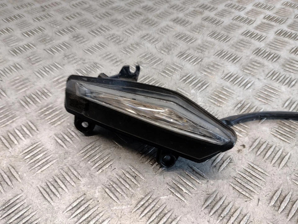 2020 YAMAHA YZF R1 Left SIde Light Day Time Running Light - Image 1 of 4