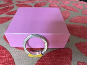 Vintage PRADA metal keyring in silver tone with yellow - Picture 1 of 10