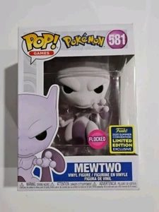 Funko Pop! Vinyl: Pokémon - Mewtwo (Flocked) - SDCC Shared (Exclusive) #581 - Bild 1 von 6