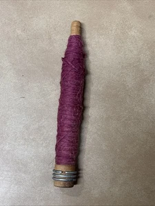 Vintage Wooden Yarn Thread Bobbin Wool Spool Spindle Red Violet Yarn - Picture 1 of 1