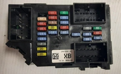 2009 GMC Yukon Fuse Box - Image 1 of 3