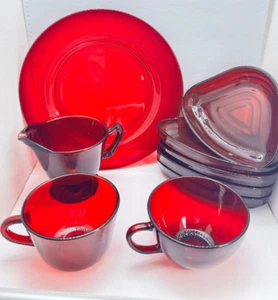 Vetro rosso rubino 9 pezzi Hocking Old Cafe ware anni 50 piatto crema ciotole gusto - Foto 1 di 12