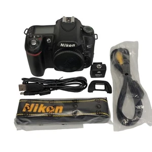 Pacchetto Nikon: corpo fotocamera D-80, adattatore terminale sincronizzazione AS-15, cavi, parti, cinghia - Foto 1 di 9