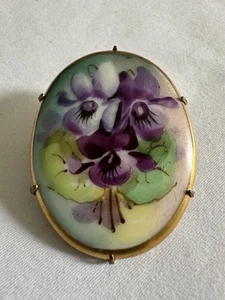 Victorian Hand Painted Porcelain Floral Flower Brooch Pin Gold Plated B18 - Picture 1 of 4