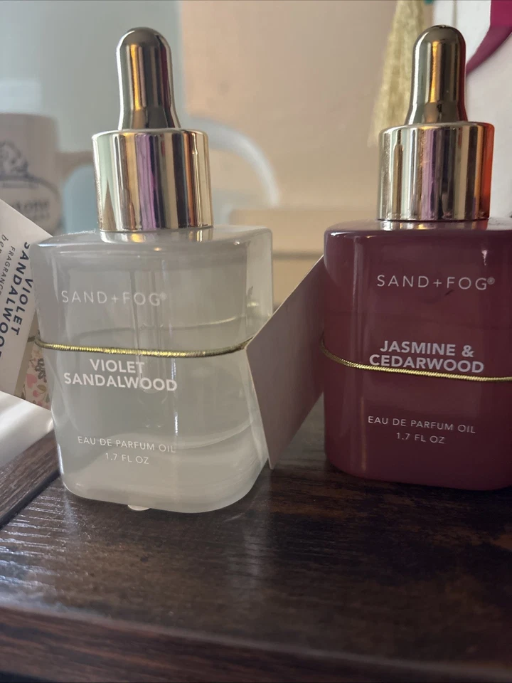 Cuentagotas de aceite de perfume arena y niebla. (Jazmín y madera de cedro, violeta y sándalo Foto 1 de 4