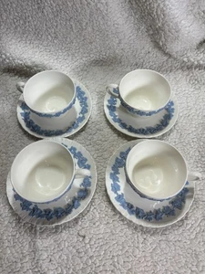 Vintage Wedgwood Tasse Untertasse Set Etruria und Barlaston geprägt Queensware blau weiß - Bild 1 von 23
