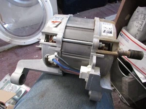 Original-Zubehör-Hersteller Electrolux Waschmaschinenmotor 5304515226 - Bild 1 von 6