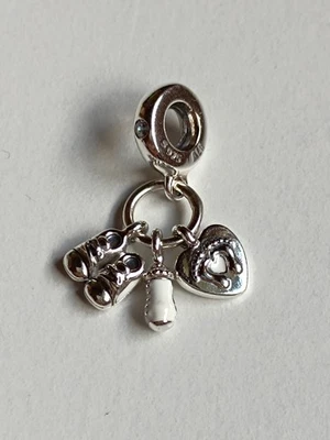 Pandora Nuckelflasche und Babyschuhe Charm-Anhänger Sterling-Silber 798106CZ - Bild 1 von 4