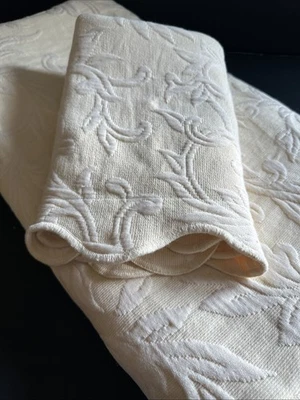 JCPenney Matelasse Queen Coverlet Throw Pillow Set Buttercream Cotton Scalloped - Image 1 of 4