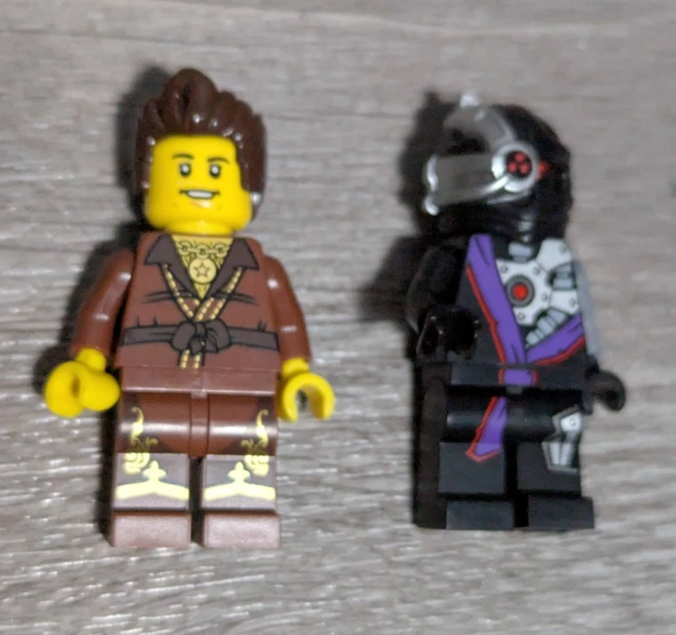 Лот минифигурок LEGO Ninjago: Toys R Us Dareth Brown Ninja vs Nindroid 5002144 - Изображение 1 из 3