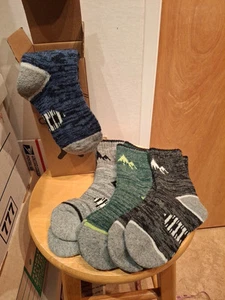 New! NWT 4 Prs Child Merino Wool Blend Socks Age 4 To 7 , Shoe Size Up To 13 - Picture 1 of 4