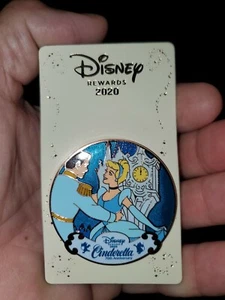 *NUOVA SPILLA Cenerentola 70° Anniversario Disney Chase Visa Rewards Card Trading 2020 - Foto 1 di 1