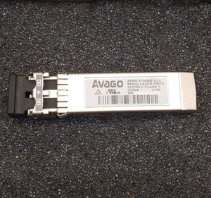 IBM SFP Module 32 Gbps FC SW (01YM942) for Storwize V7000 Gen2 - AFBR-57G5MZ-ELX - Picture 1 of 2
