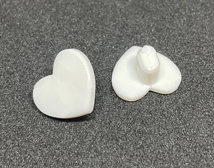 10pcs X 10mm White Heart Shape Shank Buttons - Picture 1 of 4