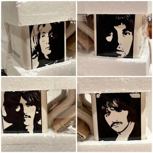 The Beatles Set 4 Keramik quadratische Becher READ The White Album schwarz & weiß OPEN BOX - Bild 1 von 13
