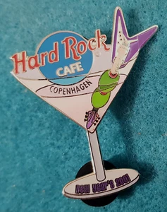 COPENHAGEN NEW YEAR 2001 MARTINI GLAS FV GITARRE OLIV Hard Rock Cafe PIN LE - Bild 1 von 1
