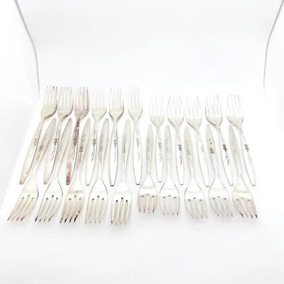 Oneida Community Silverplate Enchantment Gentle Rose Flatware 55 Pieces Vintage - Image 1 of 4