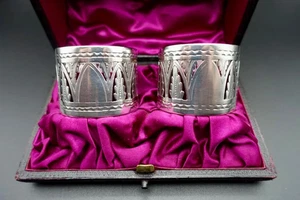 Anelli tovaglioli vittoriani in argento sterling: Daniel & John Wellby 1880 - Foto 1 di 7