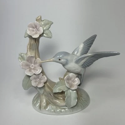 Estatuilla original Otagiri hecha a mano con flores D3 Foto 1 de 4