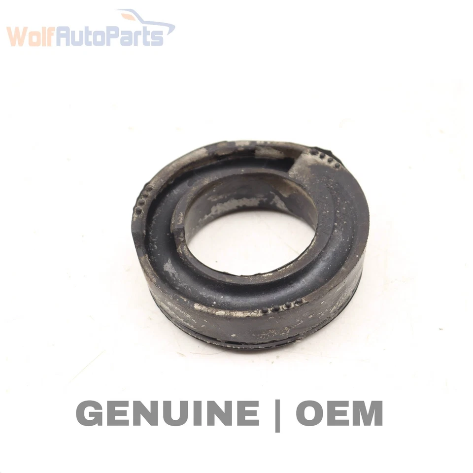 10-16 MERCEDES-BENZ E63 AMG — крепление пружины задней катушки / прокладка / втулка (верхняя) - Изображение 1 из 4