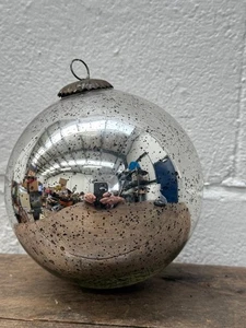 HUGE VINTAGE MIRRORED MERCURY GLASS WITCHES BALL / CHRISTMAS BAUBLE ? - Picture 1 of 8